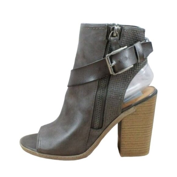 DV by Dolce Vita Shoes - DV By Dolce Vita Teisha Gray Leather Buckled Ankle Heeled Booties Size 8
